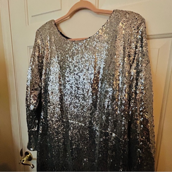 NWT Eloquii Ombre Sequin Shimmery Maxi Dress Silver & Black Long Sleeve Plus A1 - Picture 4 of 11
